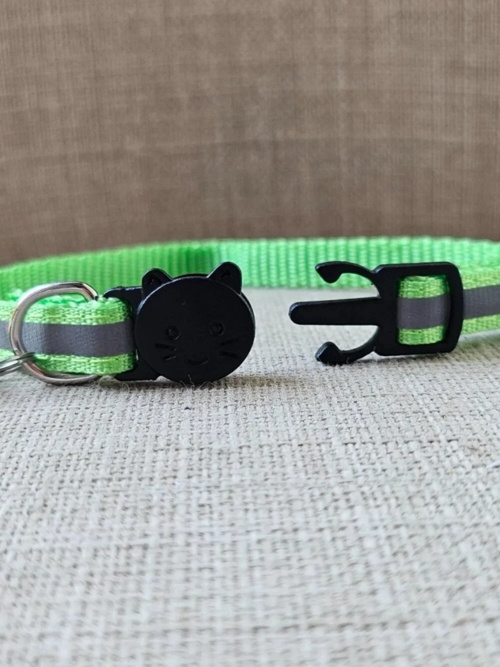 Cat Collar Neon Green With Bell Pet Accessories Size Adjustable NEW